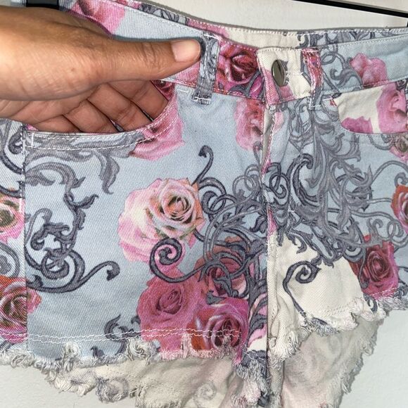 H&M Conscious Collection Roses Shorts - Picture 4 of 14